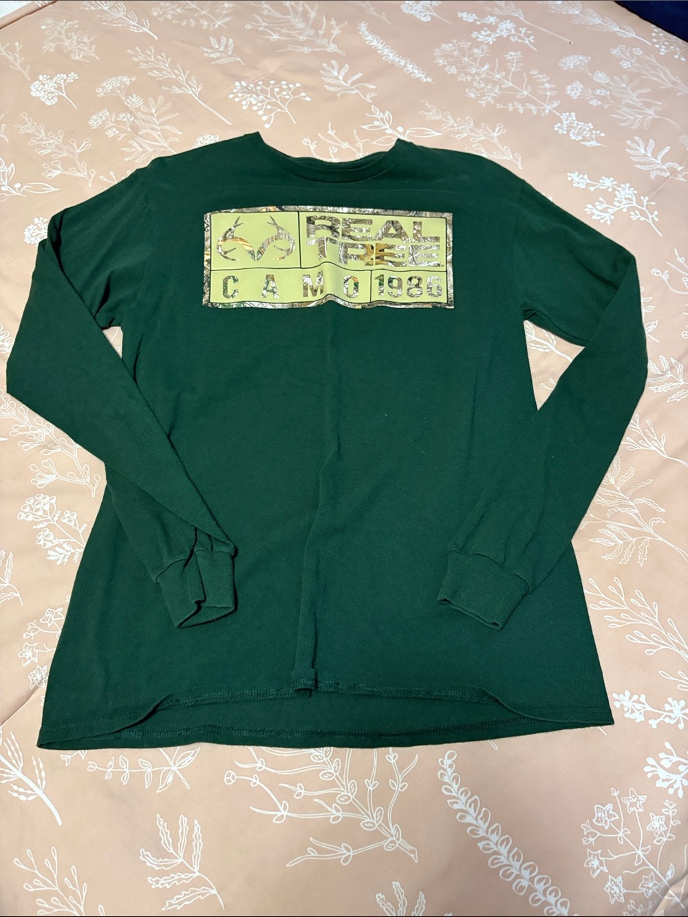 Realtree Dark Green Long-Sleeve Crewneck Shirt with Camo Patch